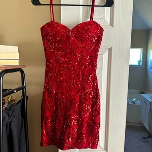 Windsor Strappy Red Short Homecoming Dance Dress, Size 2 NWT